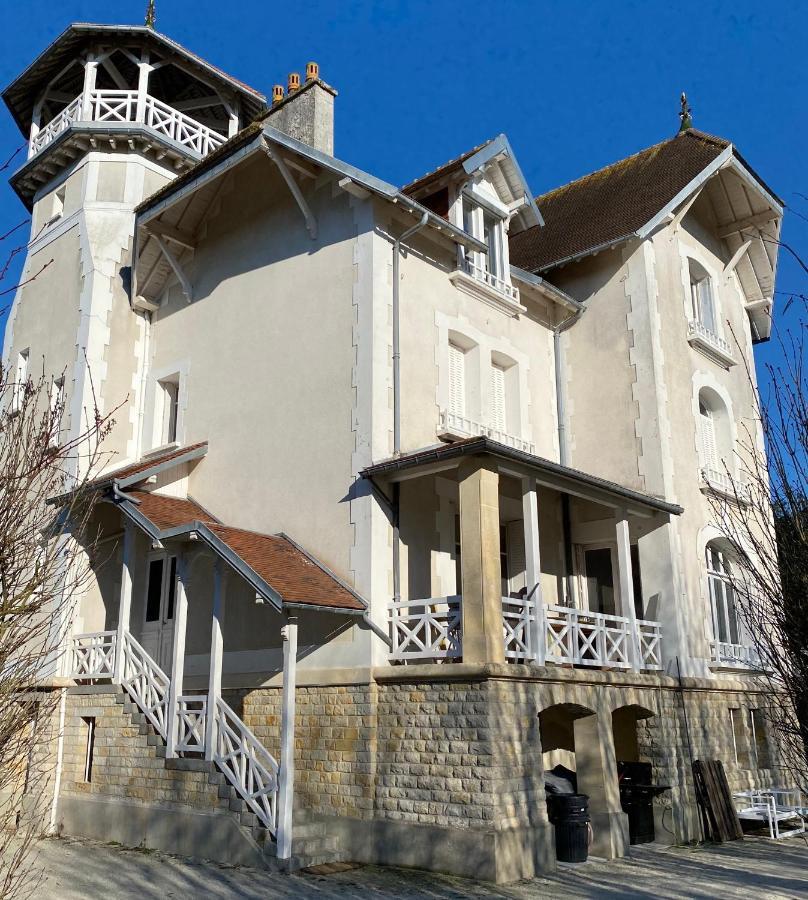 Le Manoir Des Lys Apartment Tilly-sur-Seulles Exterior photo