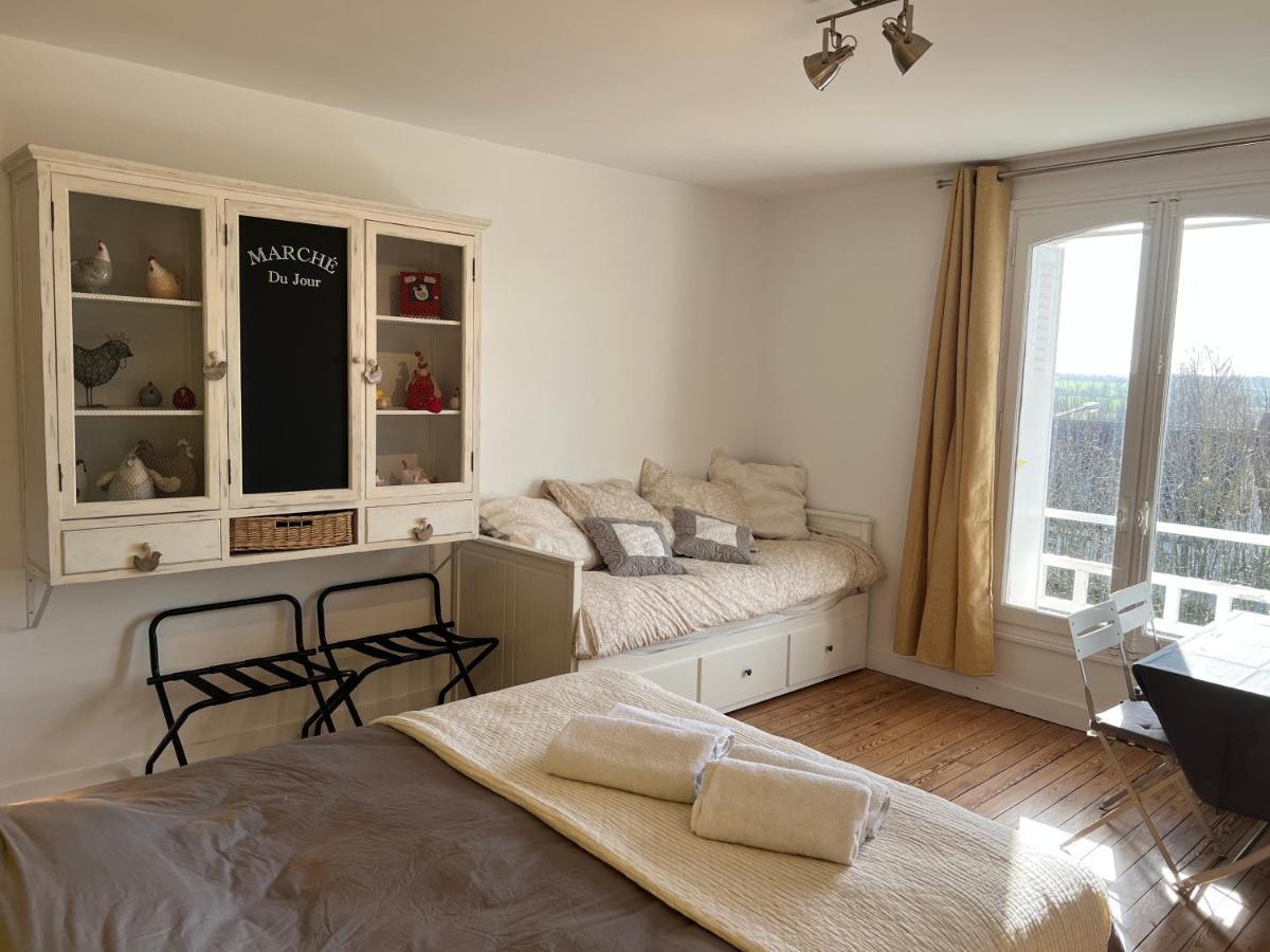 Le Manoir Des Lys Apartment Tilly-sur-Seulles Exterior photo